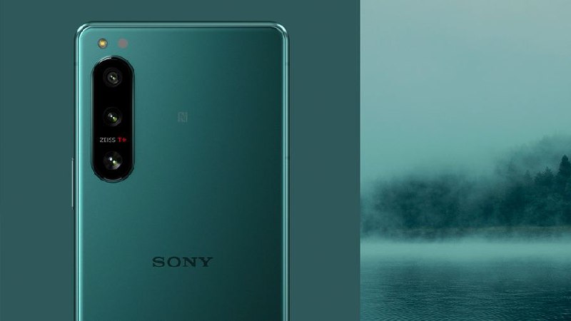 Sony выпустила компактный камерофон Xperia 5 IV