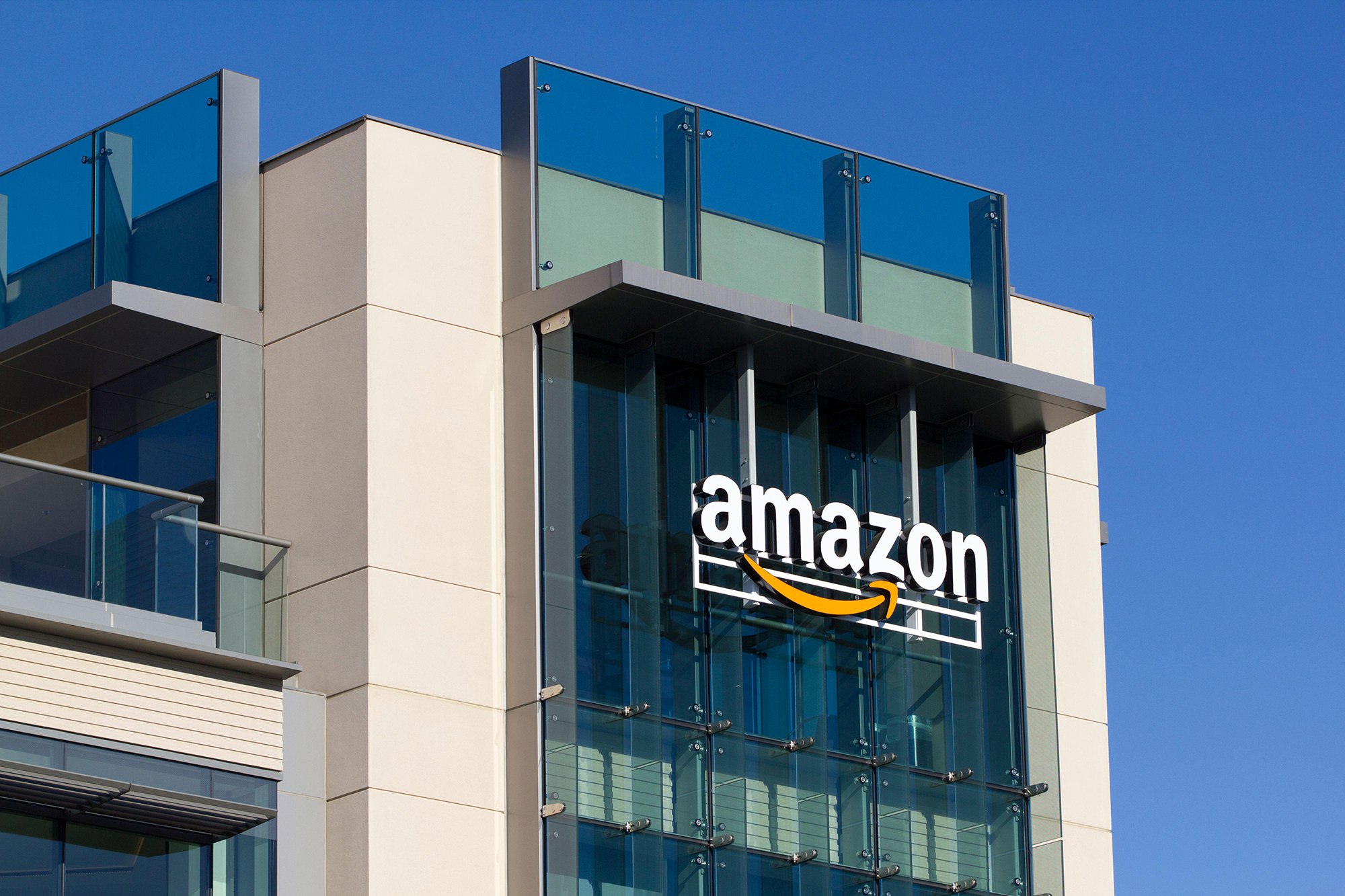 Amazon собирается сократить 10 тысяч сотрудников