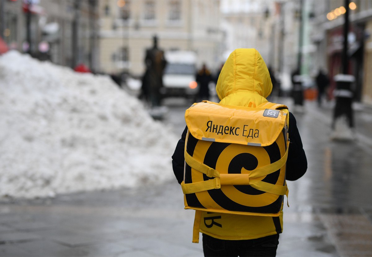 Около 600 курьеров «Яндекс.Еды» отказались выйти на работу