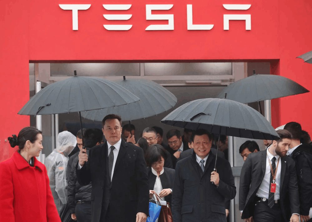 Tesla сообщила своим сотрудникам, что вводит мораторий на приём на работу