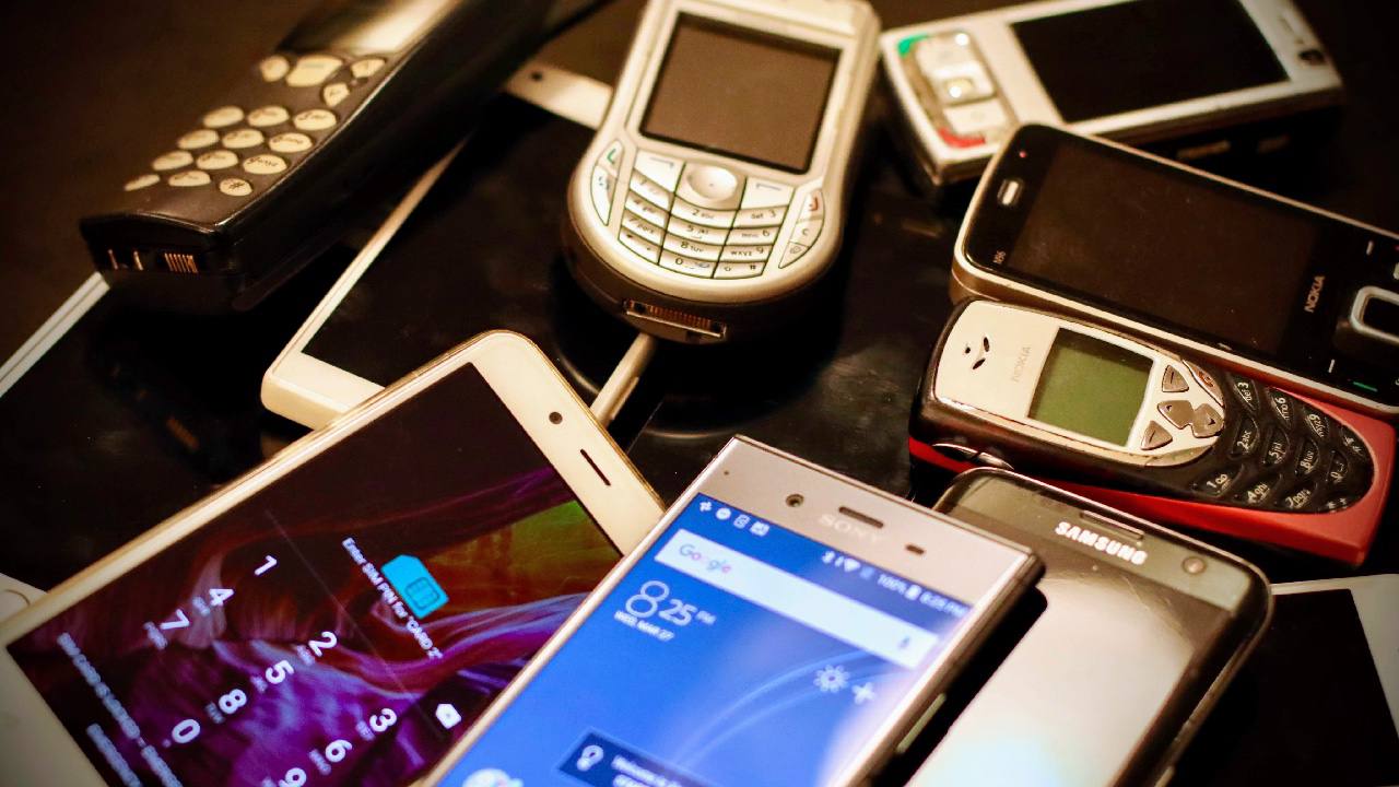Издание Mydrivers опубликовало рейтинг 20 самых продаваемых мобильных телефонов в истории