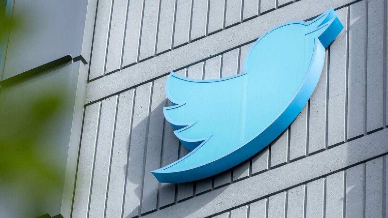 В декабре 2022 года выручка и прибыль Twitter упали примерно на 40%
