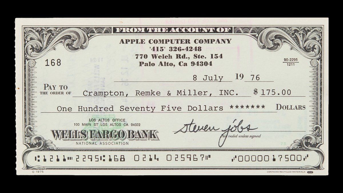 Чек компании Apple с автографом её основателя Стива Джобса был продан на аукционе RR Auction