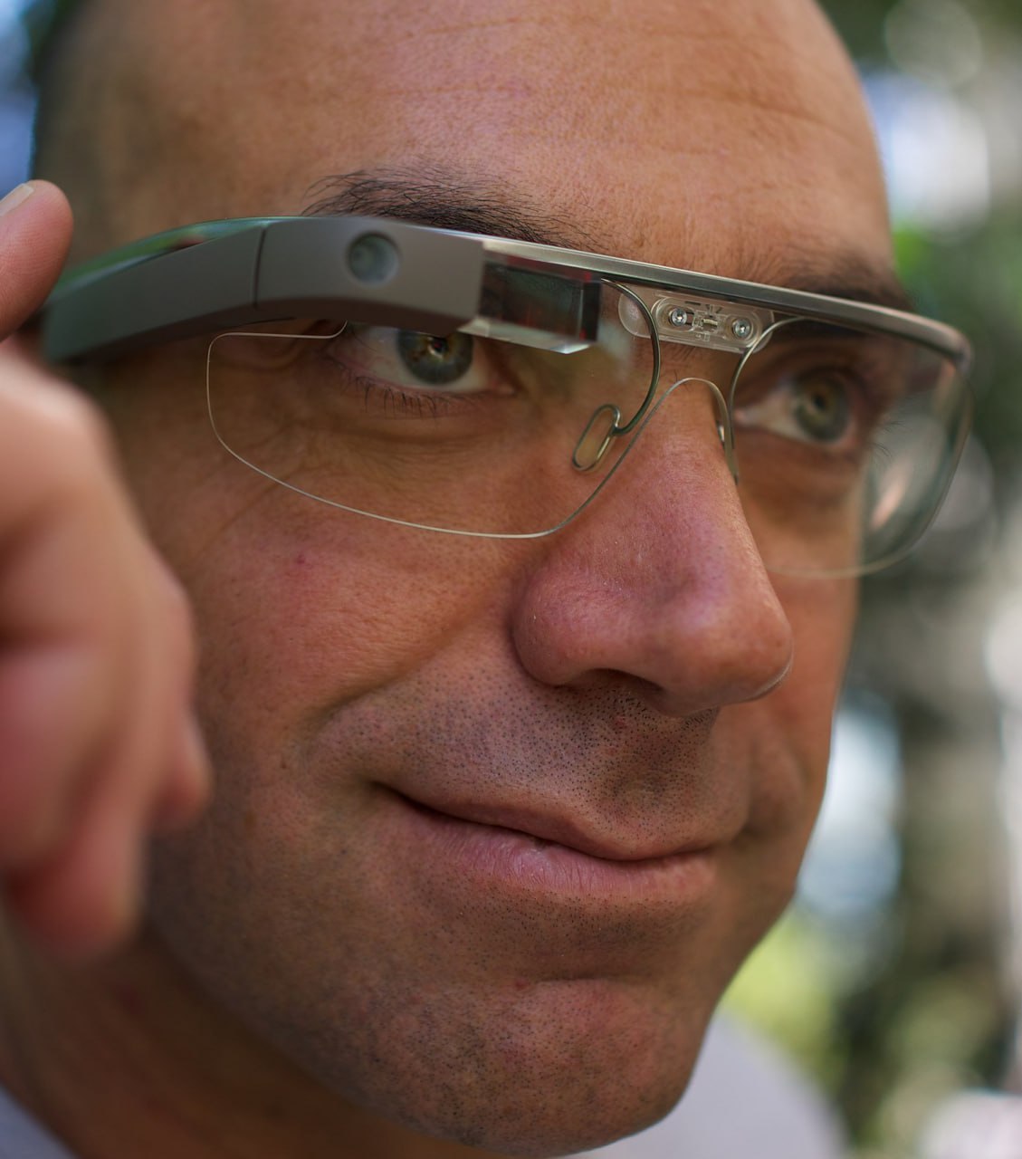Напомним, что очки от Google за $1000 захейтили из-за того, что люди будут «глупо выглядеть в них»