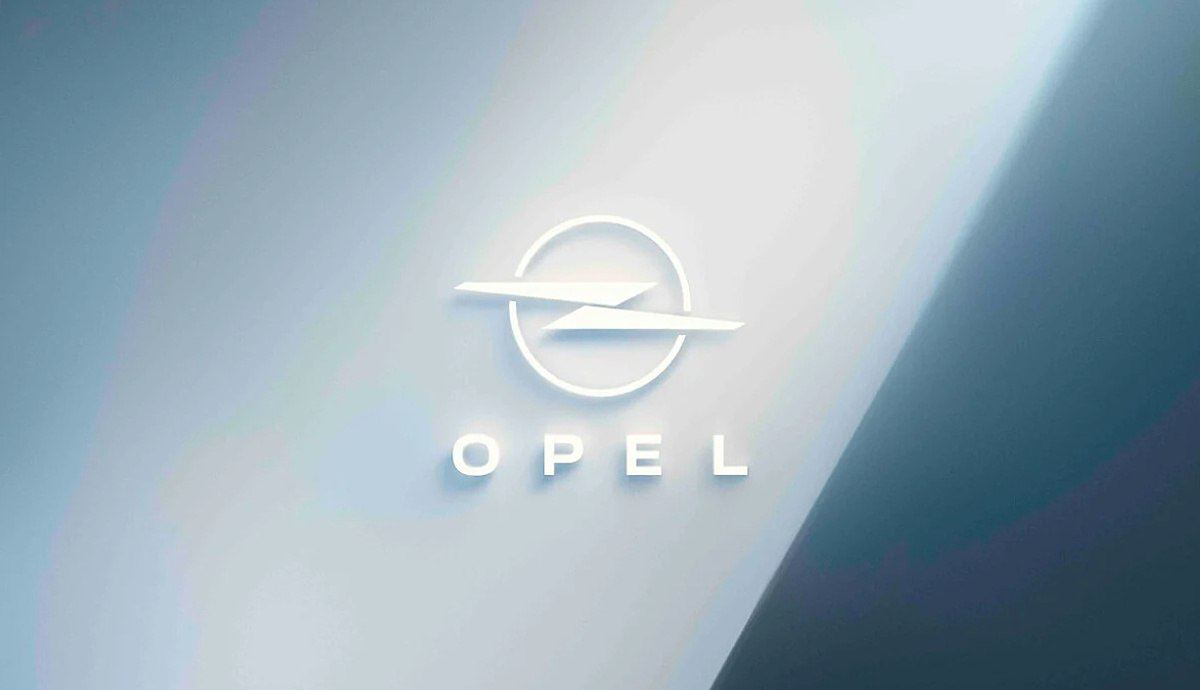 Opel представила обновлённый логотип